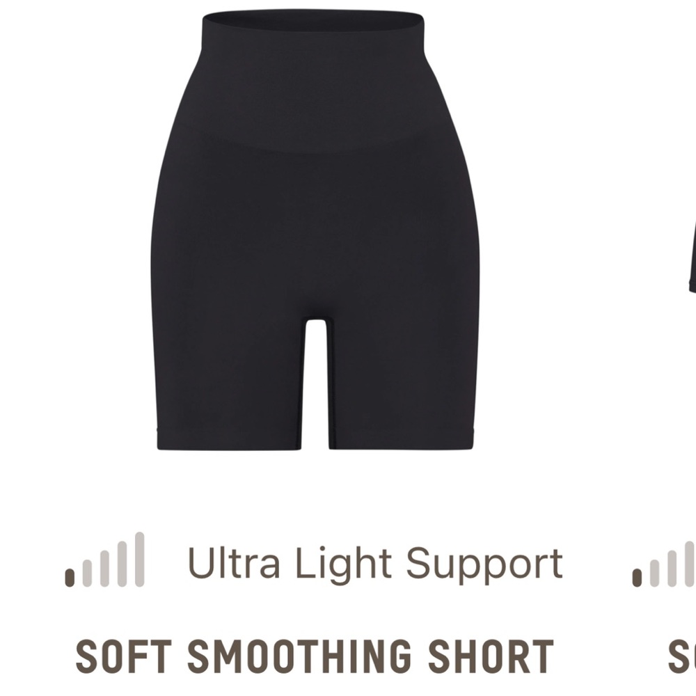 Skims soft smoothing short Onyx size XS